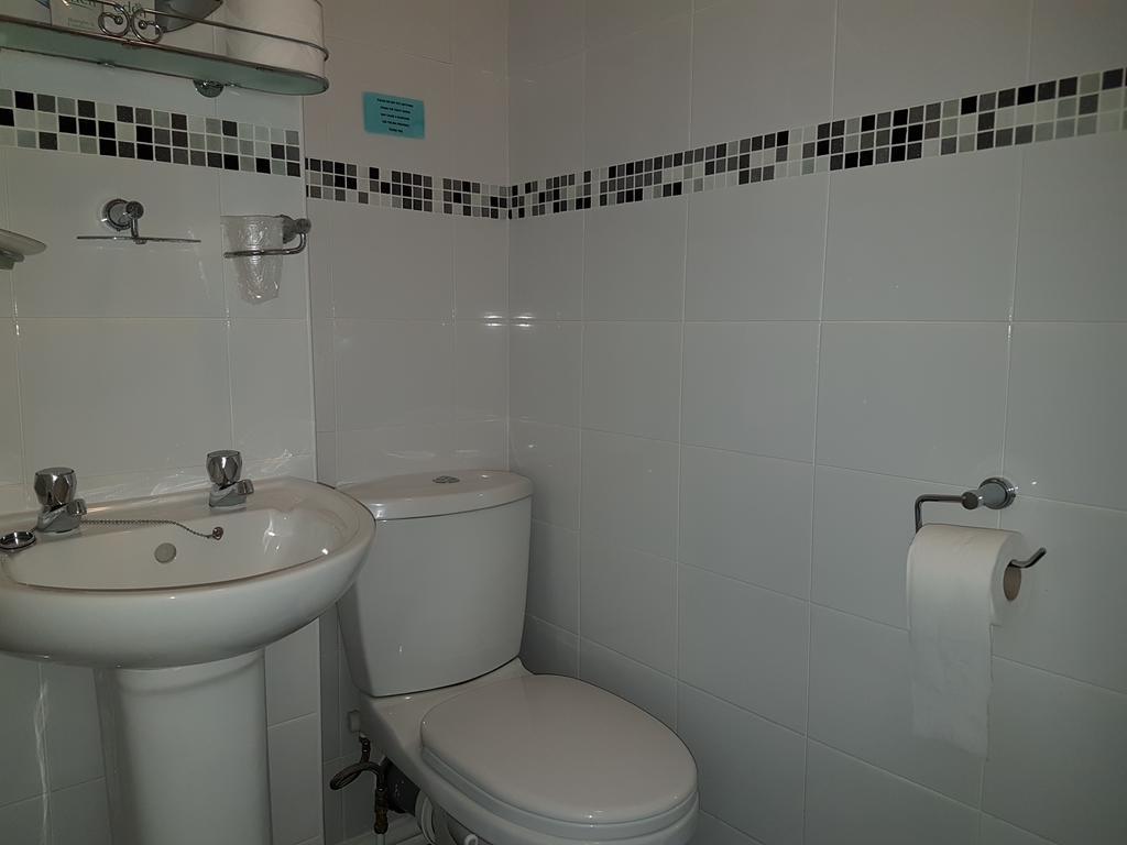 Kings Court Families & Couples Bed & Breakfast Blackpool Exterior photo