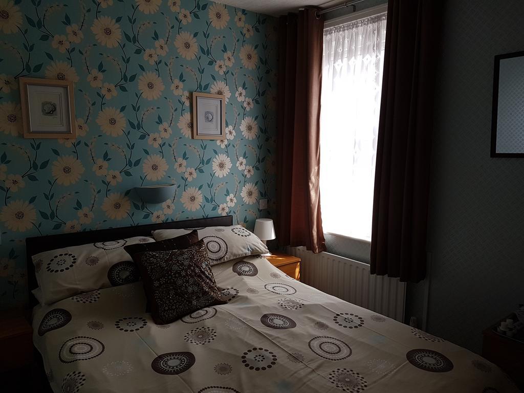 Kings Court Families & Couples Bed & Breakfast Blackpool Exterior photo