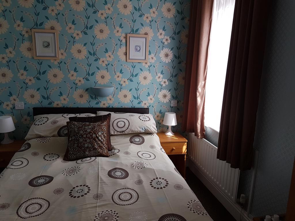 Kings Court Families & Couples Bed & Breakfast Blackpool Exterior photo