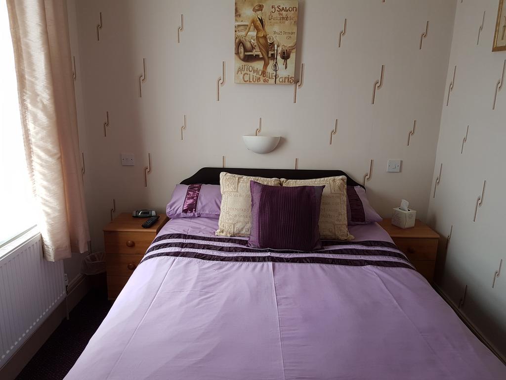 Kings Court Families & Couples Bed & Breakfast Blackpool Exterior photo
