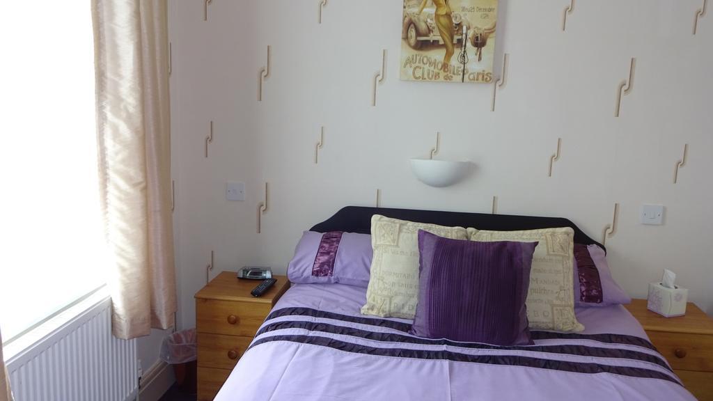 Kings Court Families & Couples Bed & Breakfast Blackpool Exterior photo