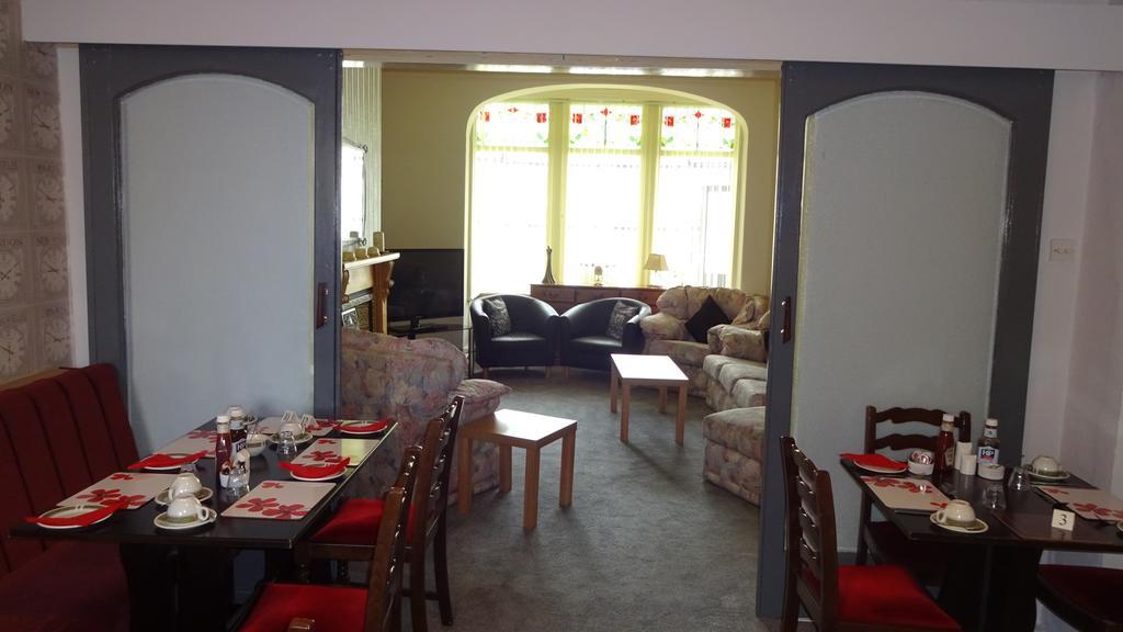 Kings Court Families & Couples Bed & Breakfast Blackpool Exterior photo
