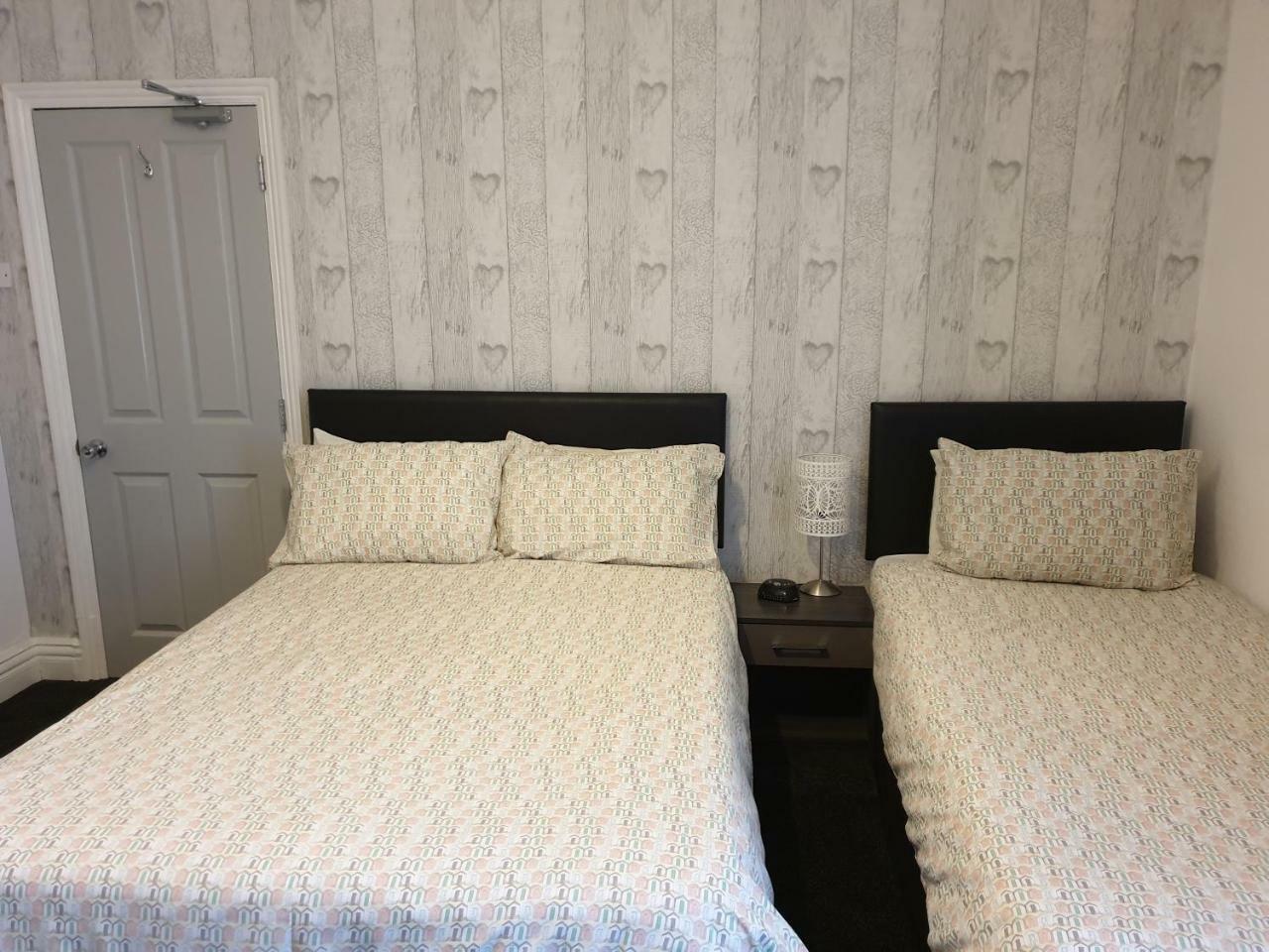 Kings Court Families & Couples Bed & Breakfast Blackpool Exterior photo